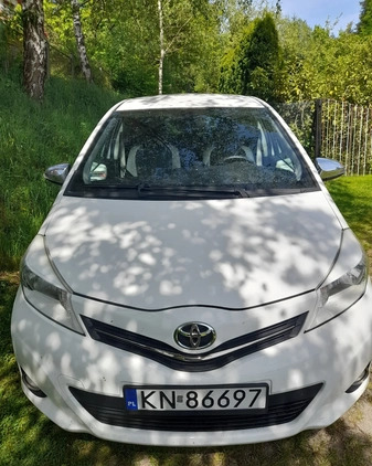 Toyota Yaris cena 40500 przebieg: 63200, rok produkcji 2013 z Szlichtyngowa małe 106